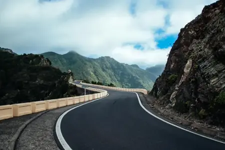 Pioneering technology: Rolling overpass can save lives and nerves on highways – video